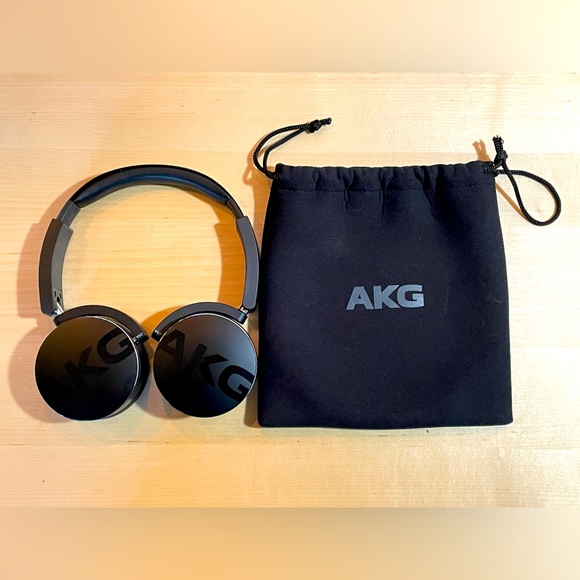 AKG Y50 Headphones - Picture 3 of 4